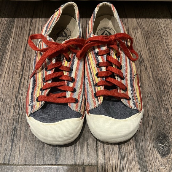 Keen Elsa striped canvas sneakers with red lace women’s size 10 - Picture 2 of 6